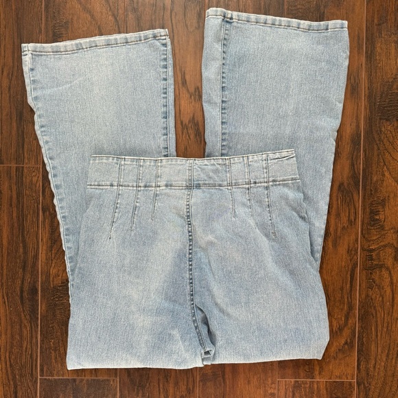 Vanilla Star Size 13 Lightwash Flare Jeans - Picture 2 of 7